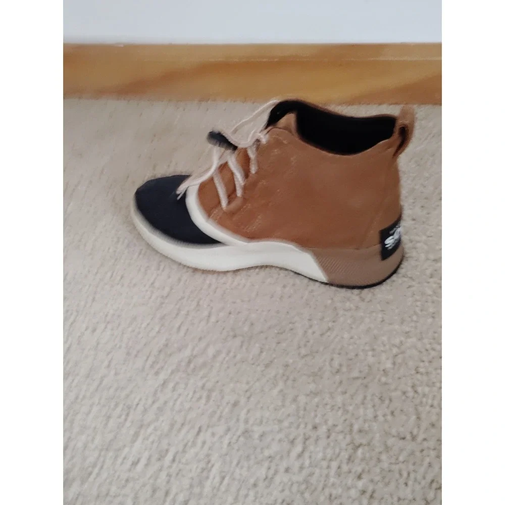 SOREL Out N About IV Classic Kids Boots Taffy/Black Waterproof Hand Crafted 2Y